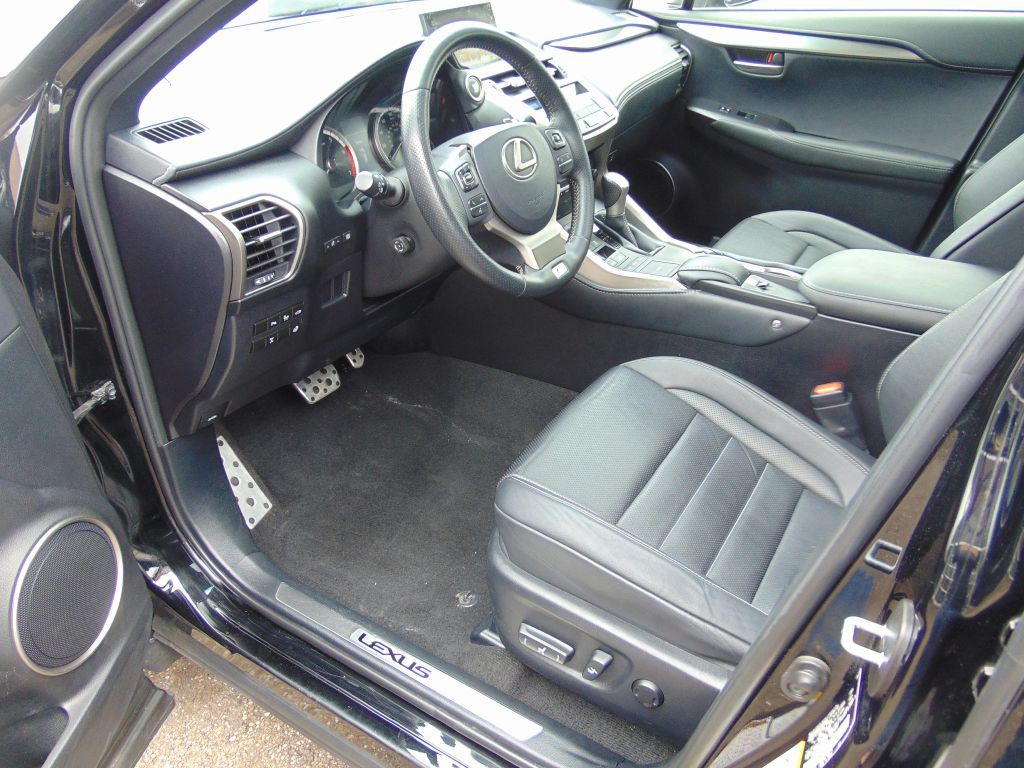 2015 Lexus NX Image 2