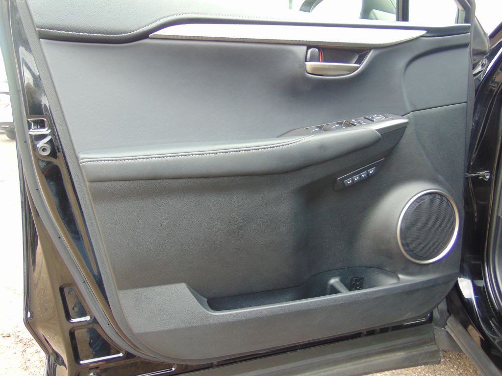 2015 Lexus NX Image 23