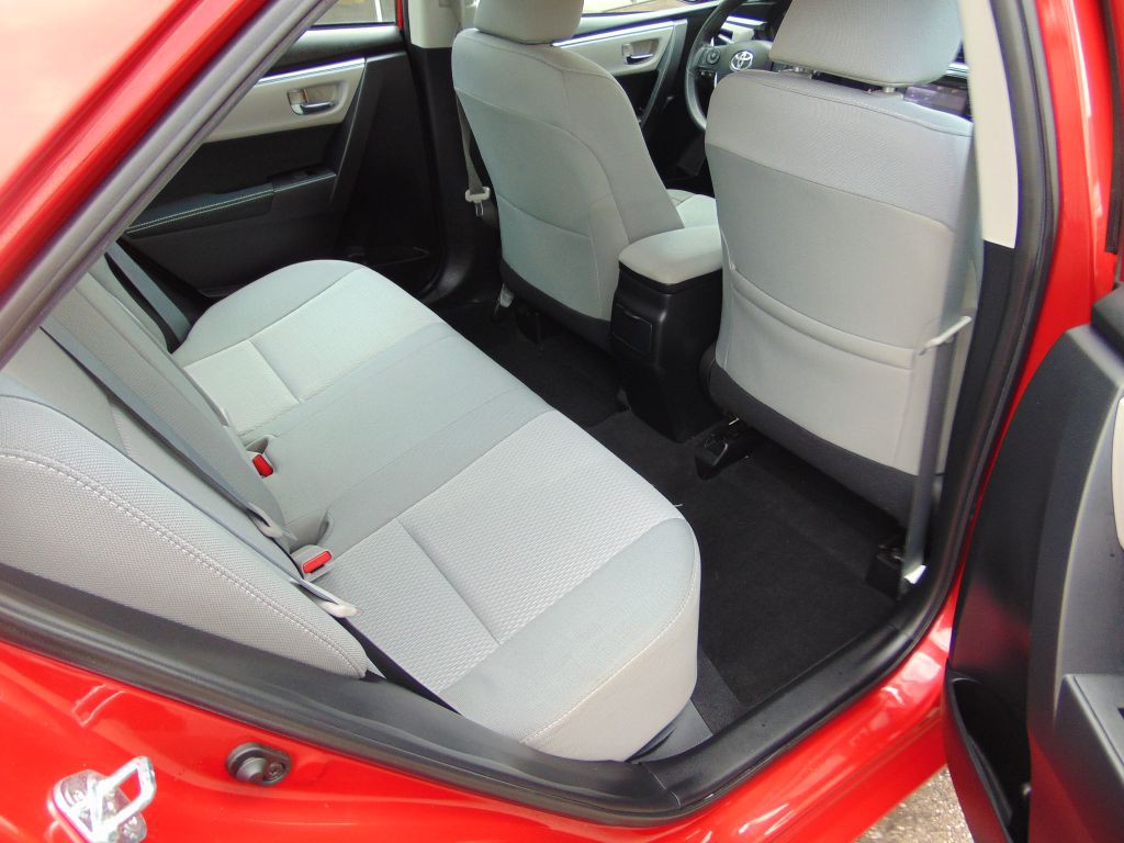 2015 Toyota Corolla Image 4