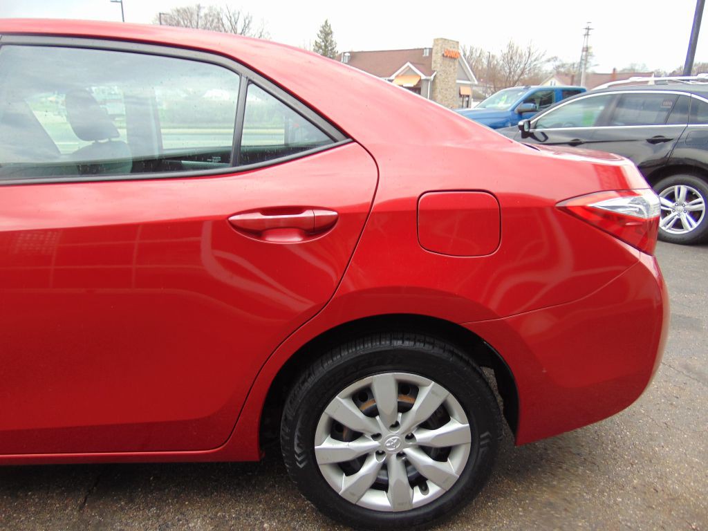 2015 Toyota Corolla Image 13