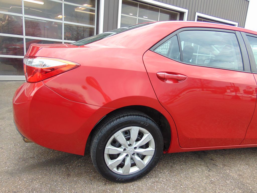 2015 Toyota Corolla Image 14