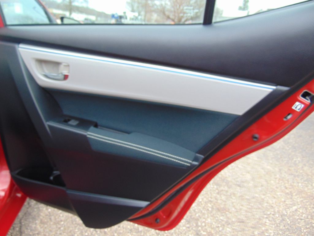 2015 Toyota Corolla Image 23