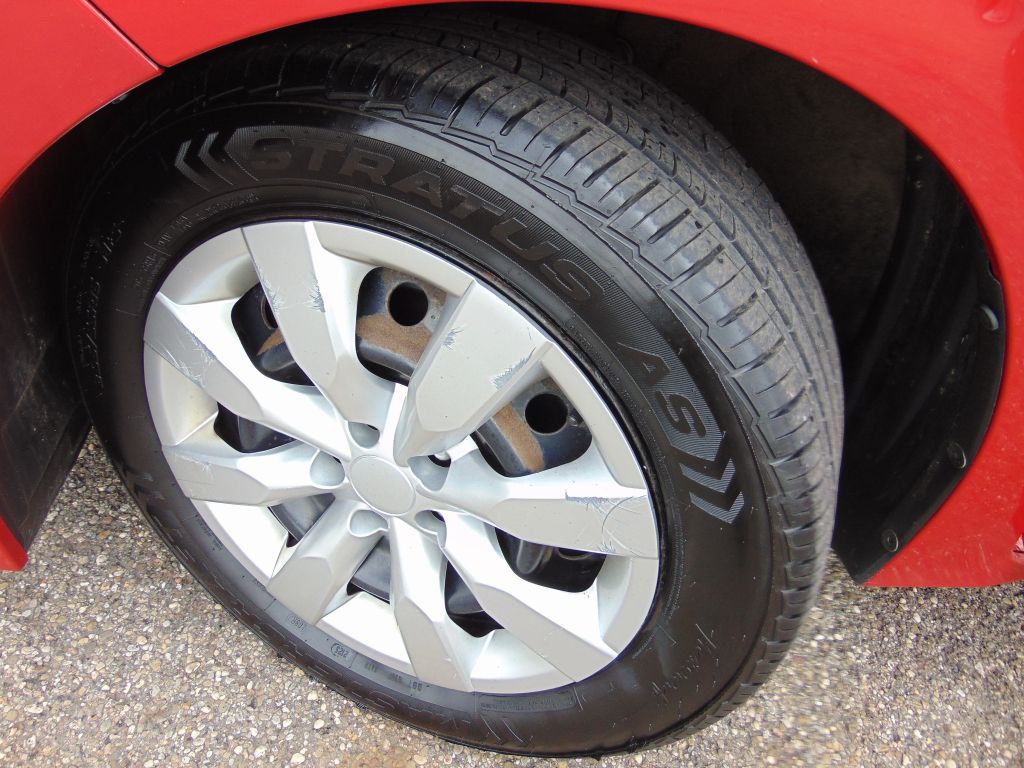 2015 Toyota Corolla Image 25