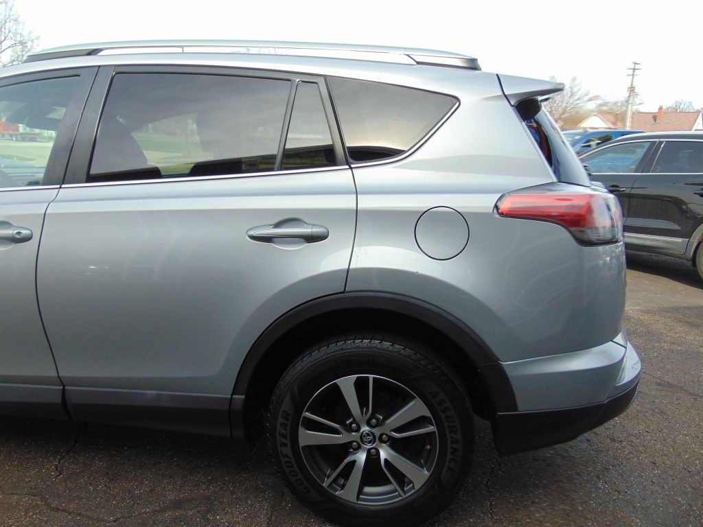 2018 Toyota Rav4 Image 13