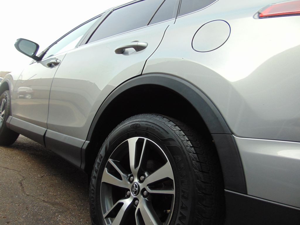 2018 Toyota Rav4 Image 16