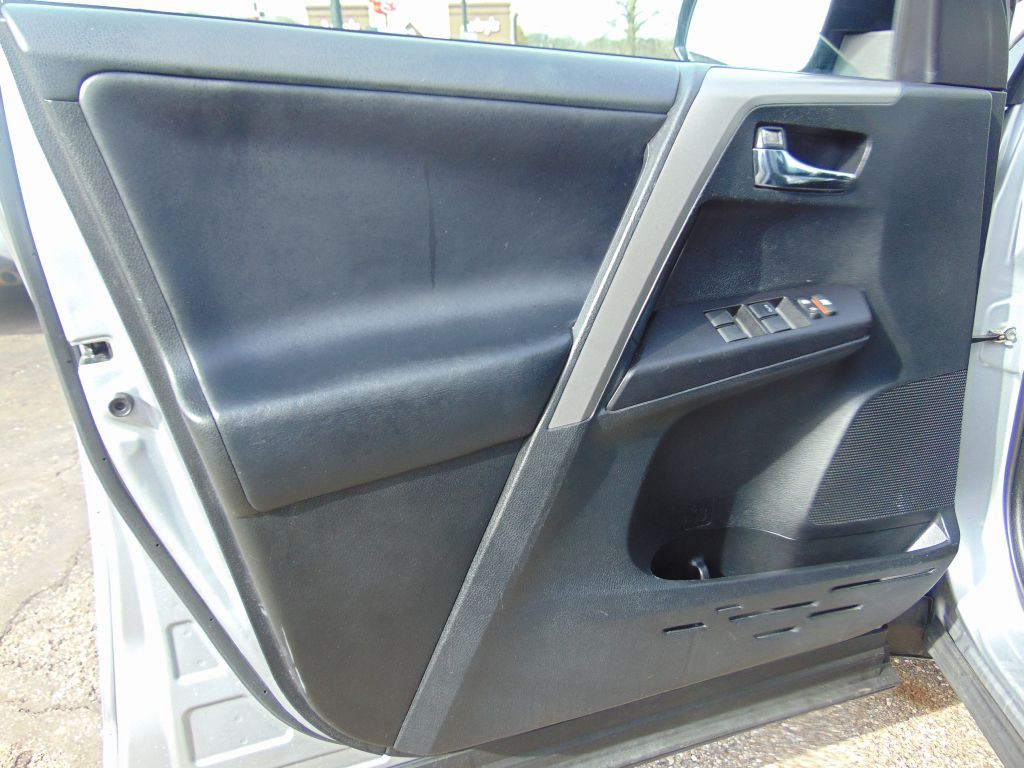 2018 Toyota Rav4 Image 23