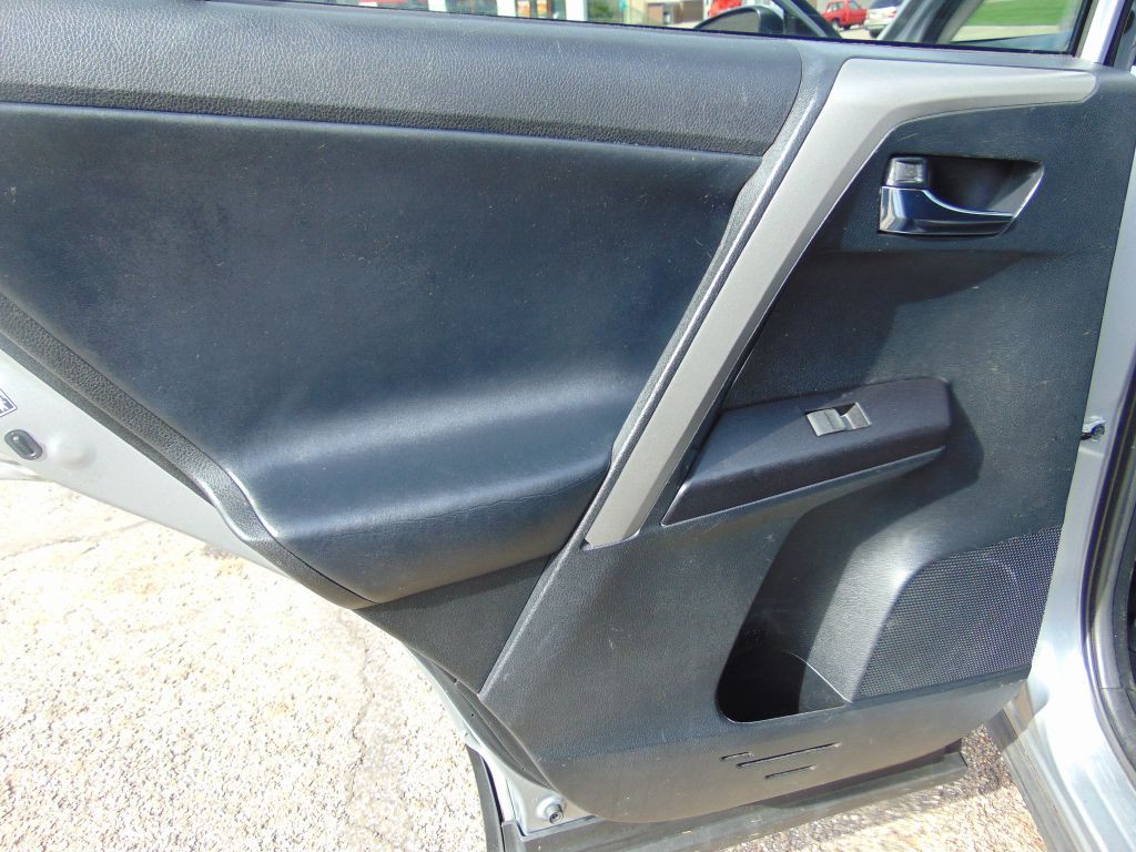 2018 Toyota Rav4 Image 24