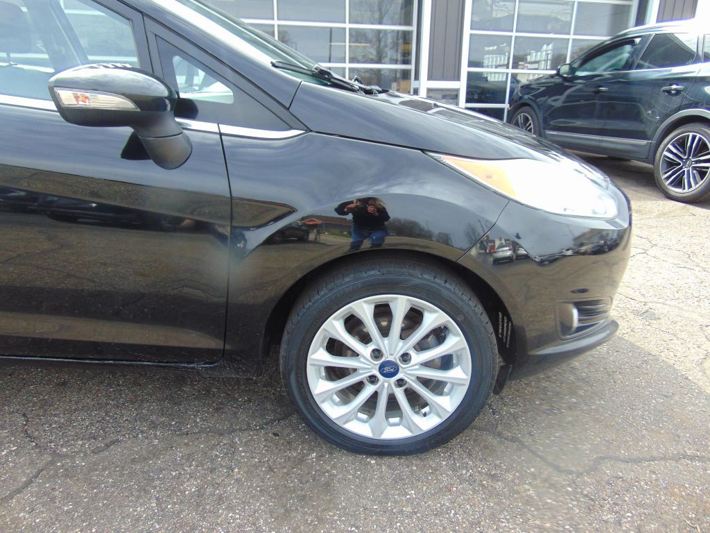 2017 Ford Fiesta Image 11