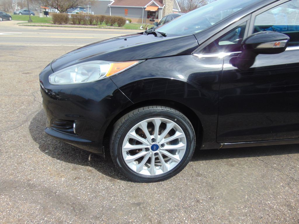 2017 Ford Fiesta Image 12