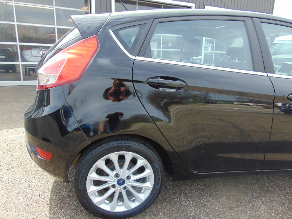 2017 Ford Fiesta Image 14