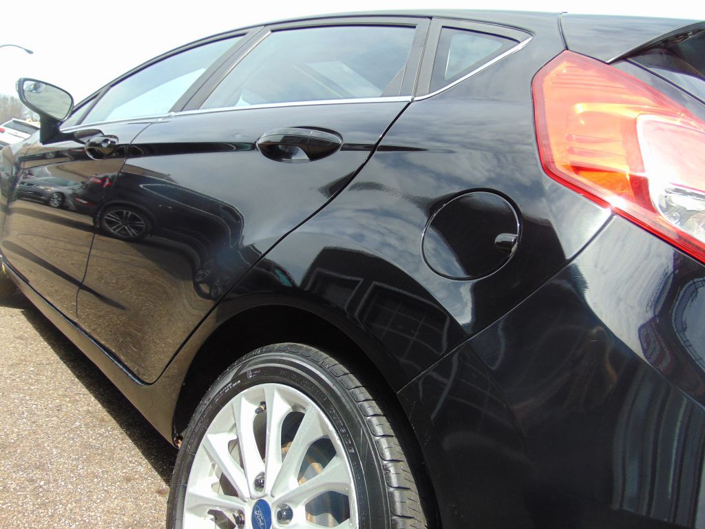 2017 Ford Fiesta Image 16