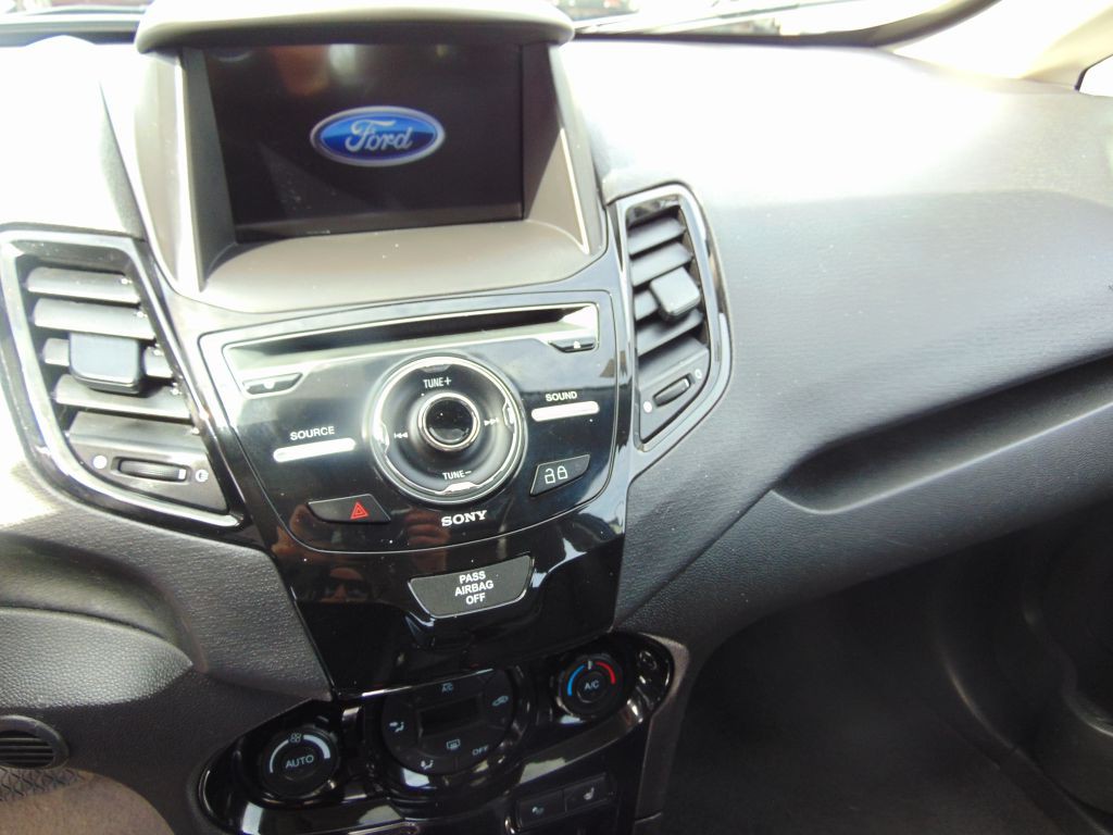 2017 Ford Fiesta Image 19