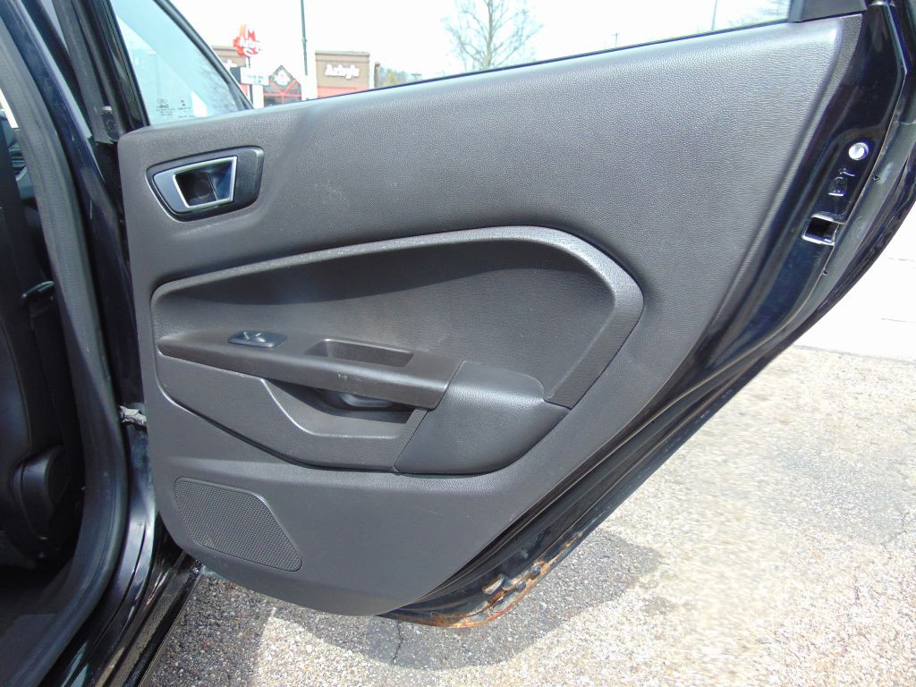 2017 Ford Fiesta Image 25