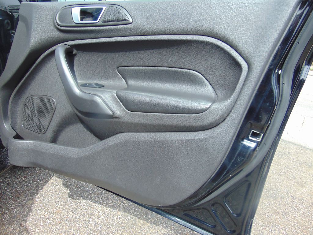 2017 Ford Fiesta Image 26