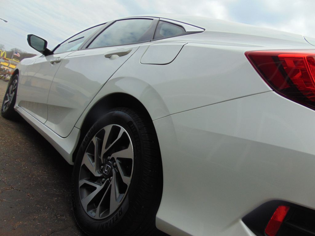 2017 Honda Civic Image 16