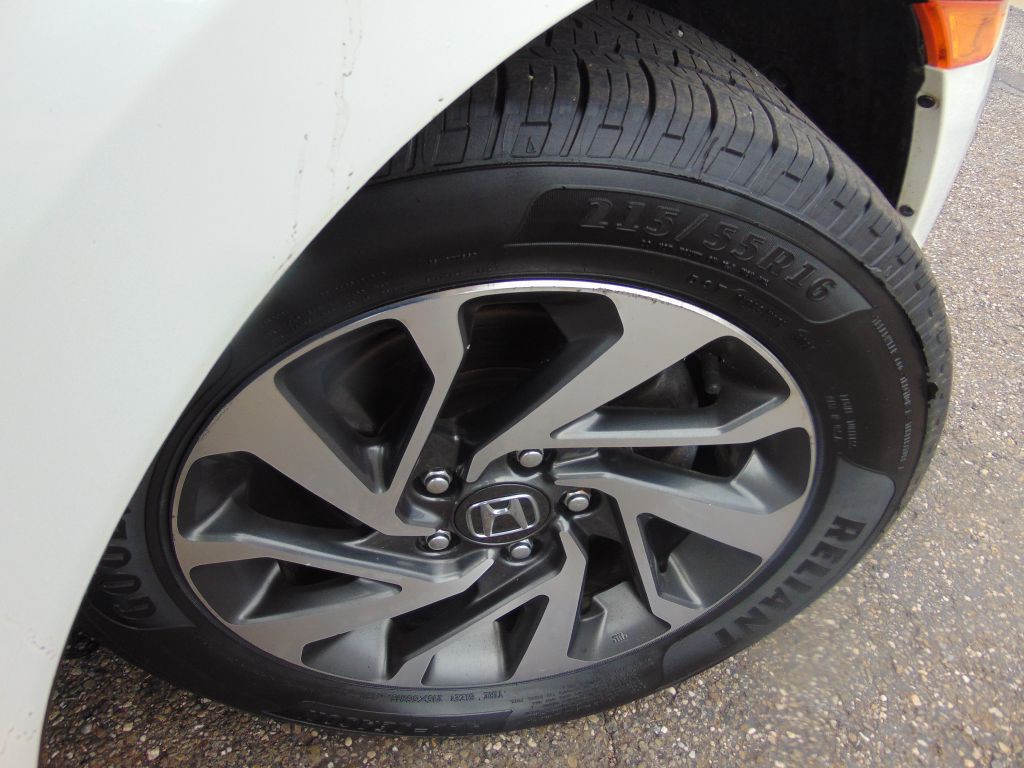 2017 Honda Civic Image 29