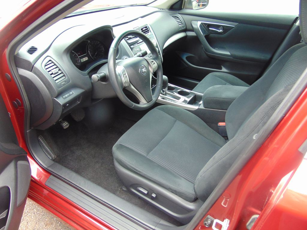 2014 Nissan Altima Image 2