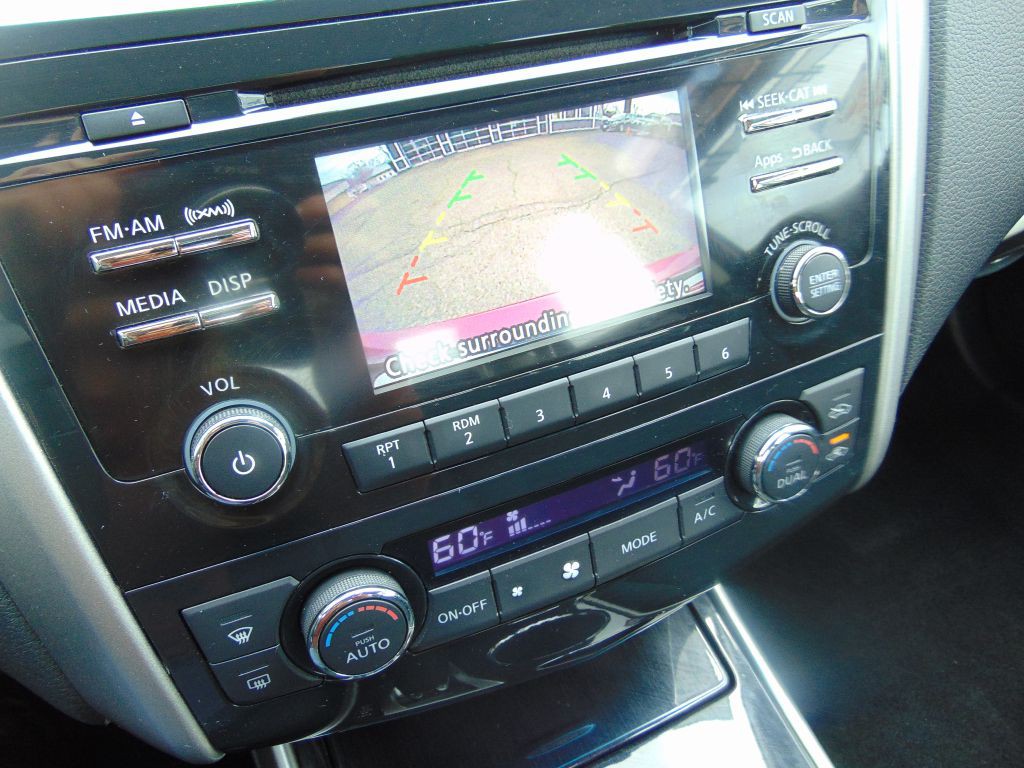 2014 Nissan Altima Image 19