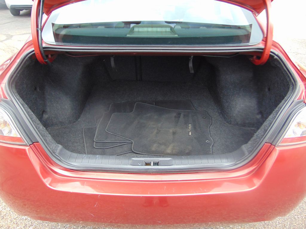 2014 Nissan Altima Image 32