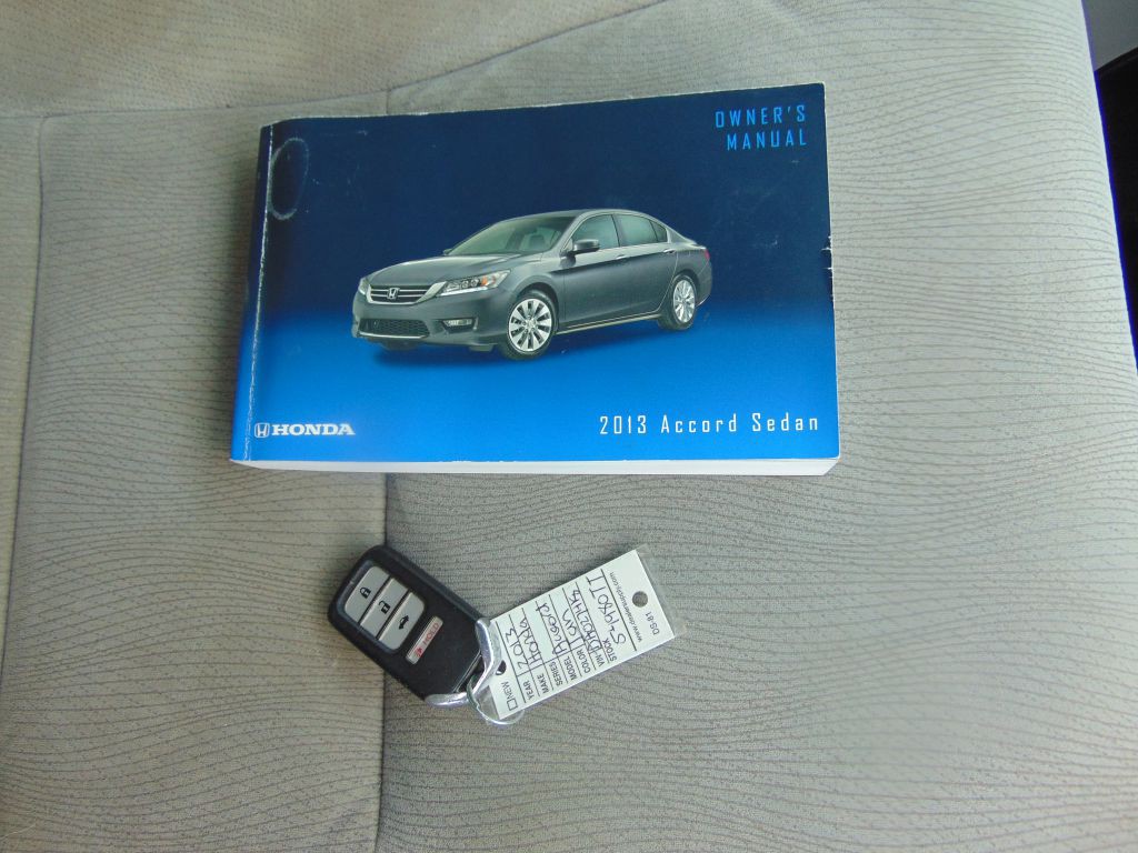 2013 Honda Accord Image 10