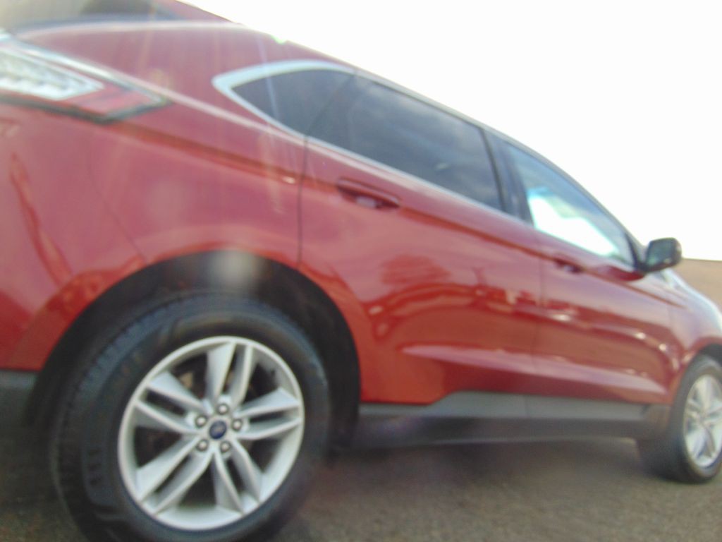 2016 Ford Edge Image 15