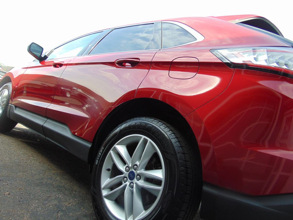 2016 Ford Edge Image 16