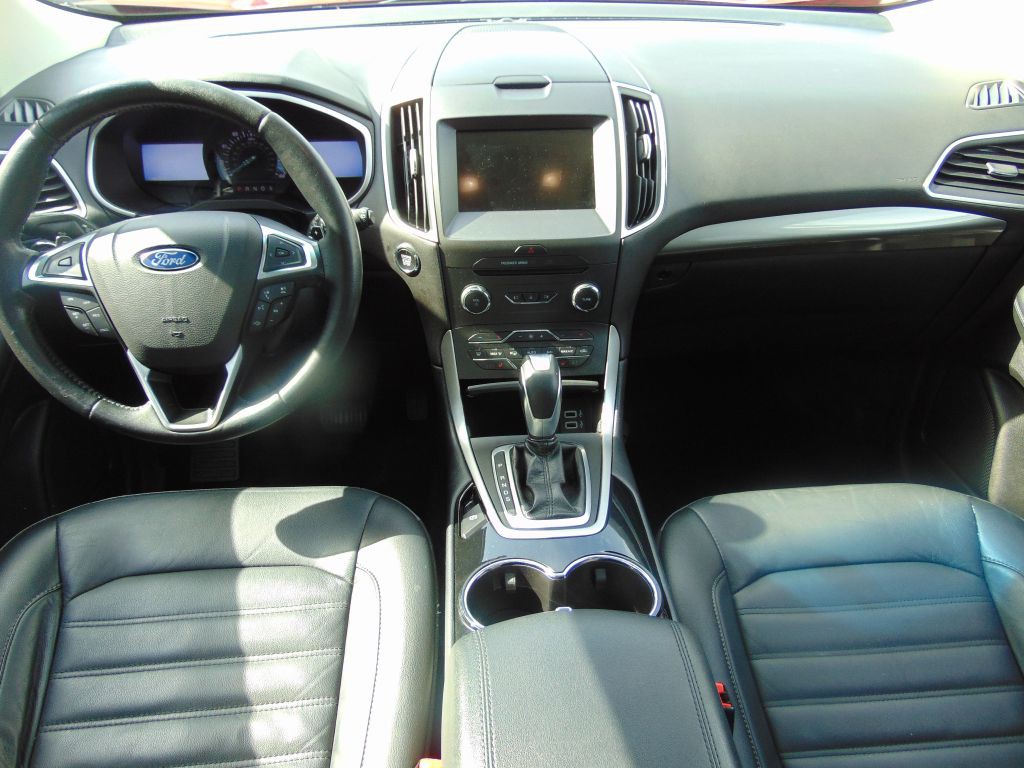 2016 Ford Edge Image 17
