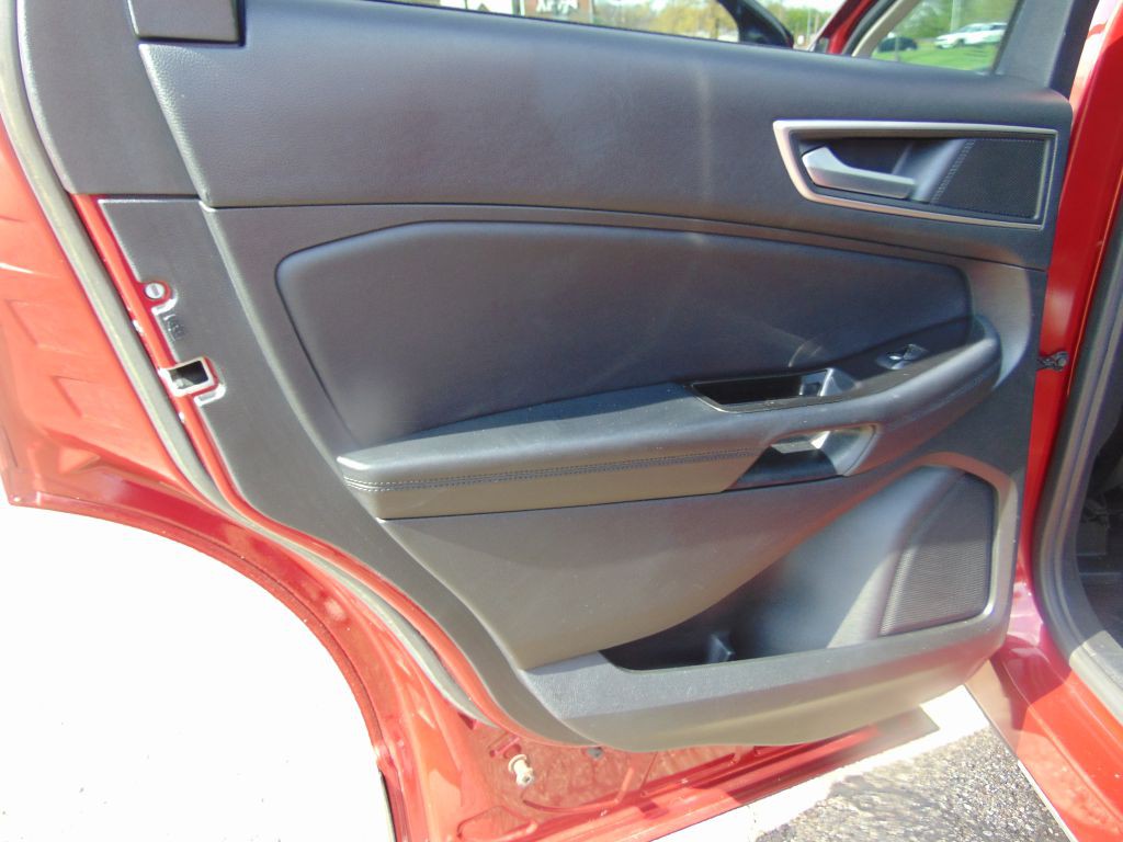 2016 Ford Edge Image 24
