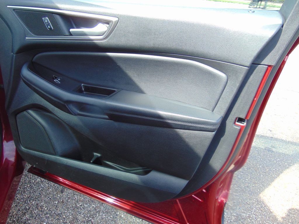 2016 Ford Edge Image 26