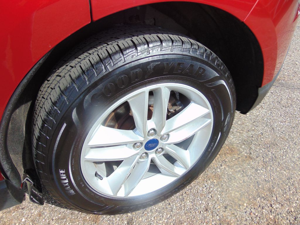 2016 Ford Edge Image 28