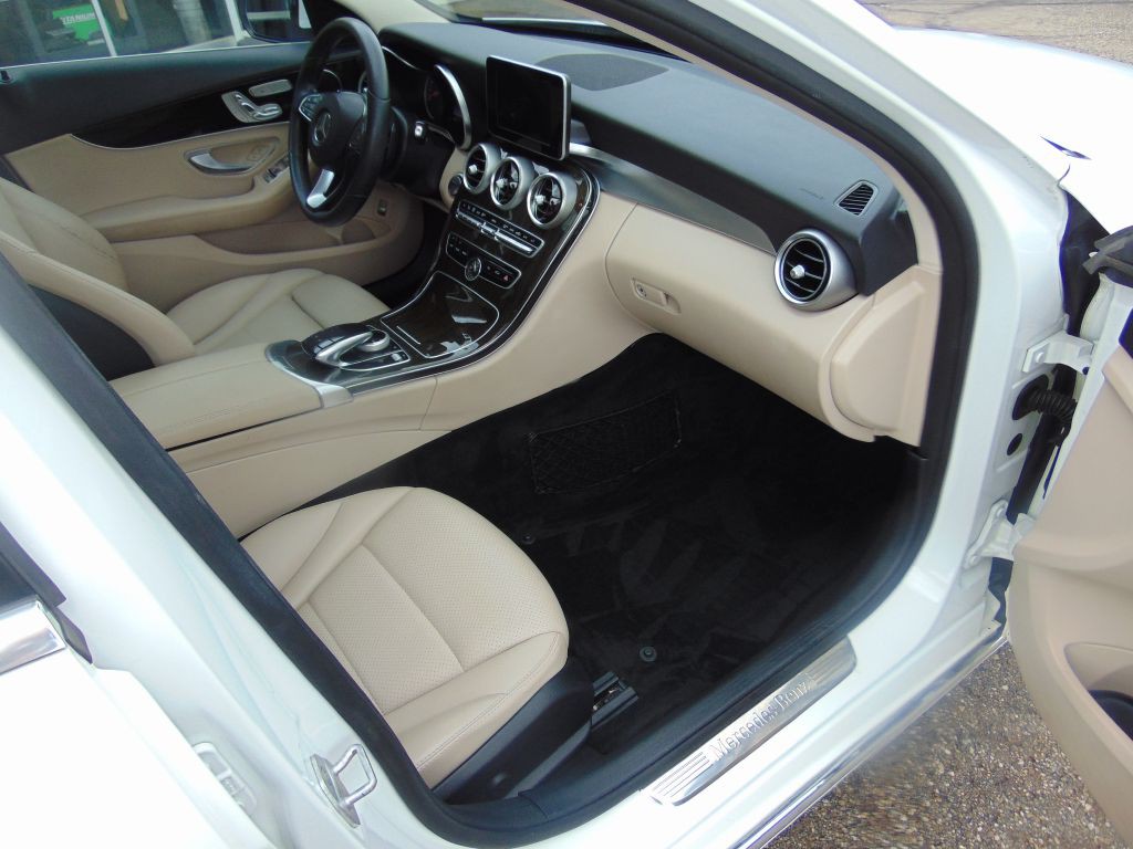 2016 Mercedes-Benz C-Class Image 5