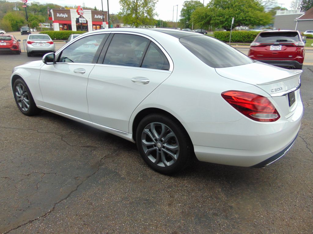 2016 Mercedes-Benz C-Class Image 8