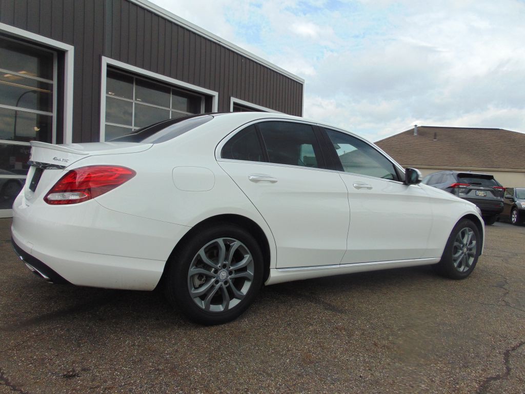 2016 Mercedes-Benz C-Class Image 9