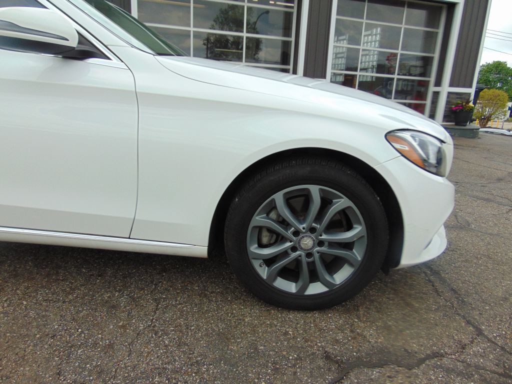 2016 Mercedes-Benz C-Class Image 11