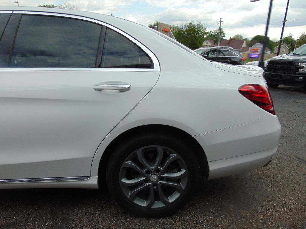 2016 Mercedes-Benz C-Class Image 13