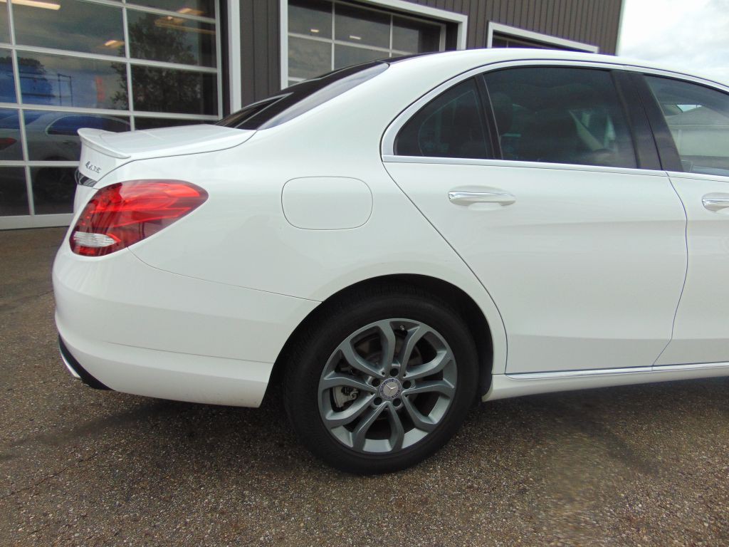 2016 Mercedes-Benz C-Class Image 14