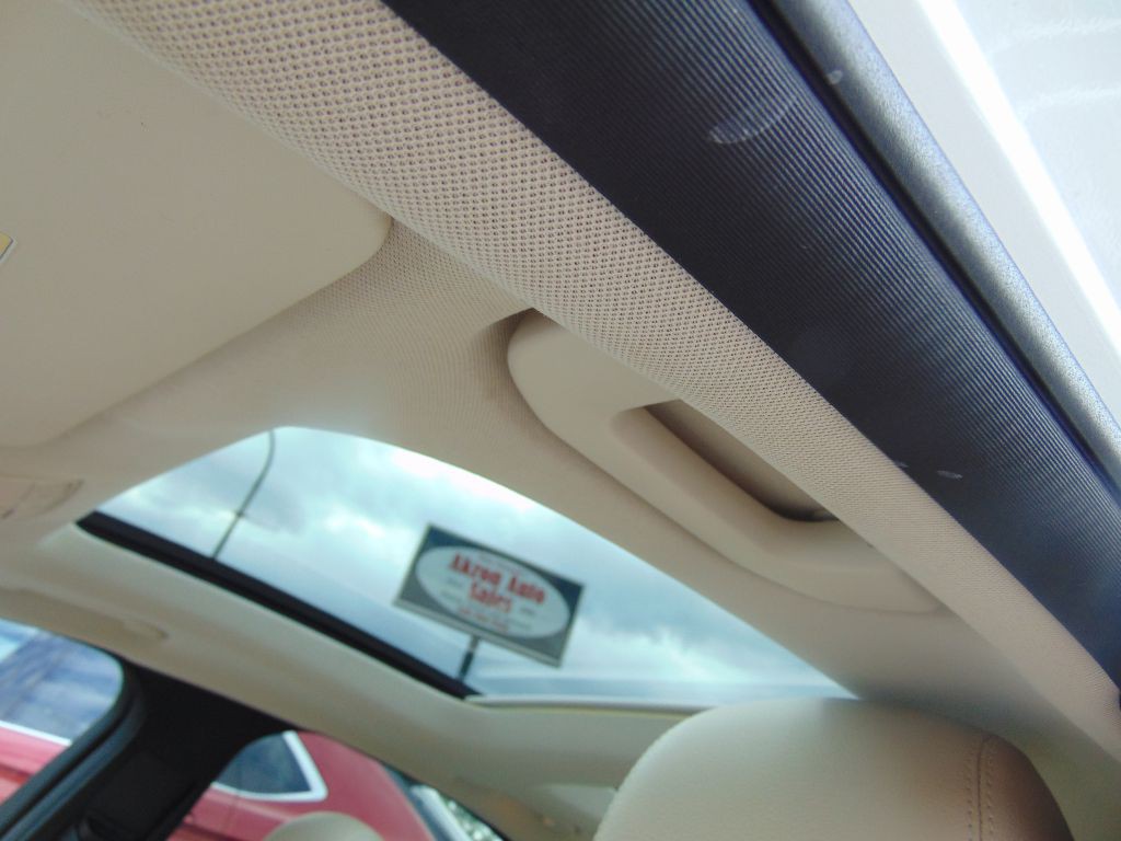 2016 Mercedes-Benz C-Class Image 32