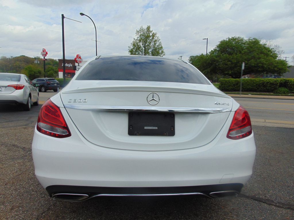 2016 Mercedes-Benz C-Class Image 36