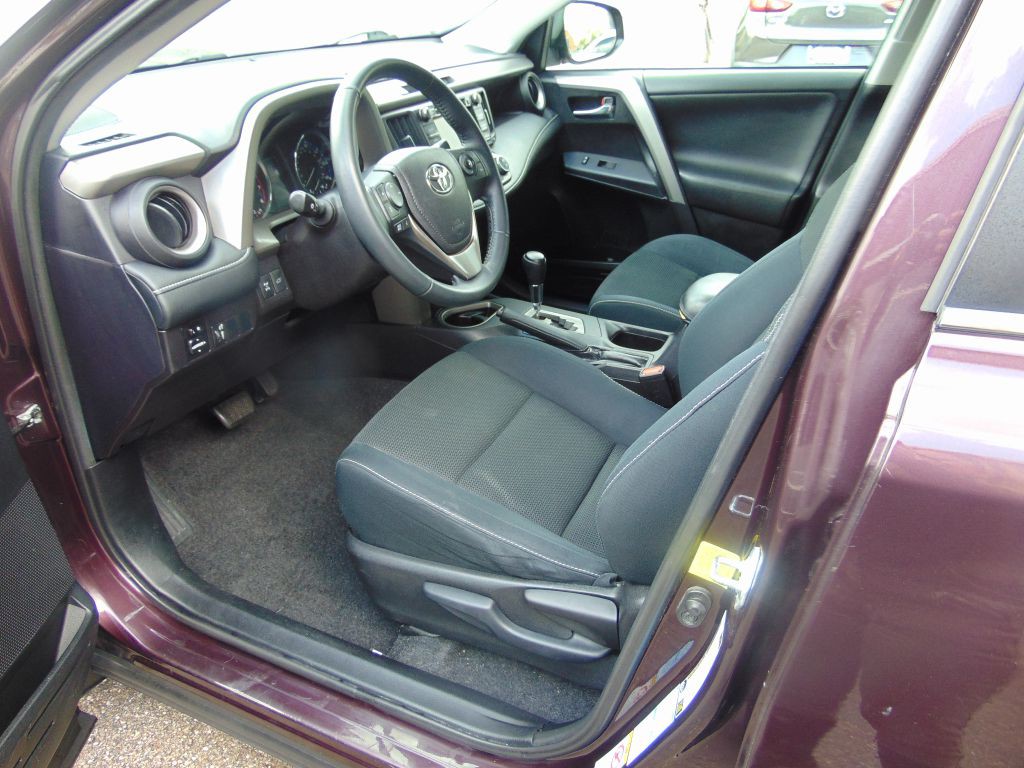 2016 Toyota Rav4 Image 2
