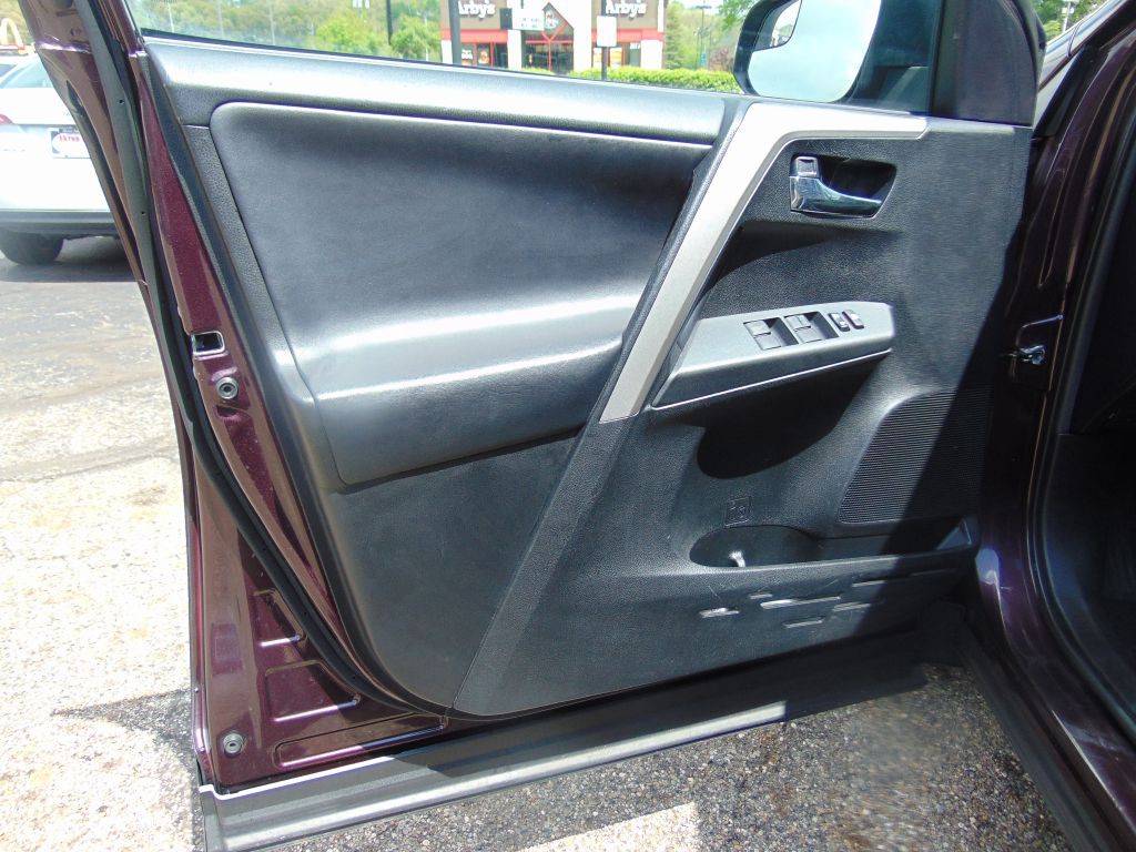 2016 Toyota Rav4 Image 19