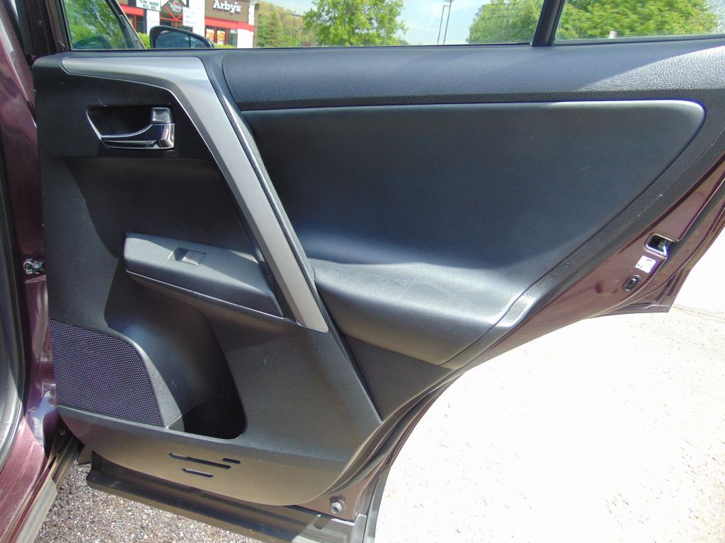 2016 Toyota Rav4 Image 21