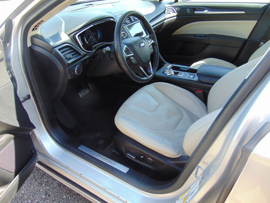 2018 Ford Fusion Image 2