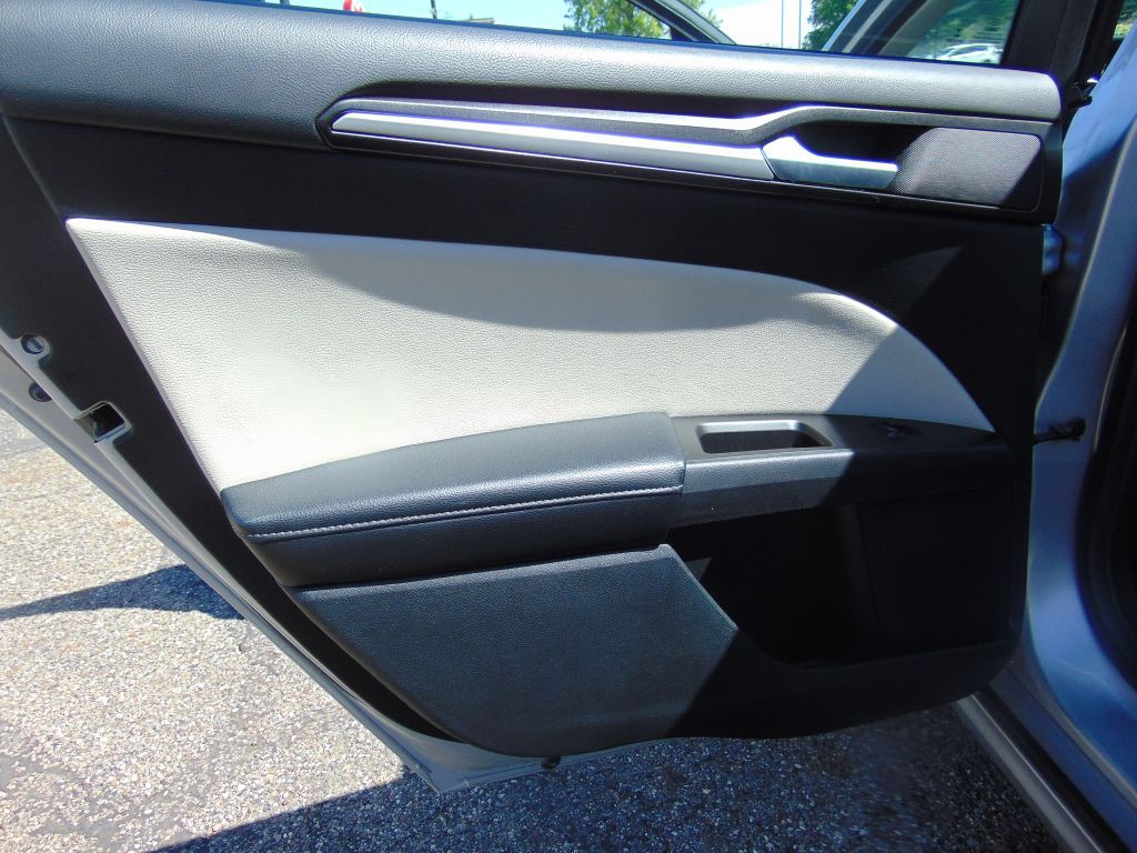 2018 Ford Fusion Image 24
