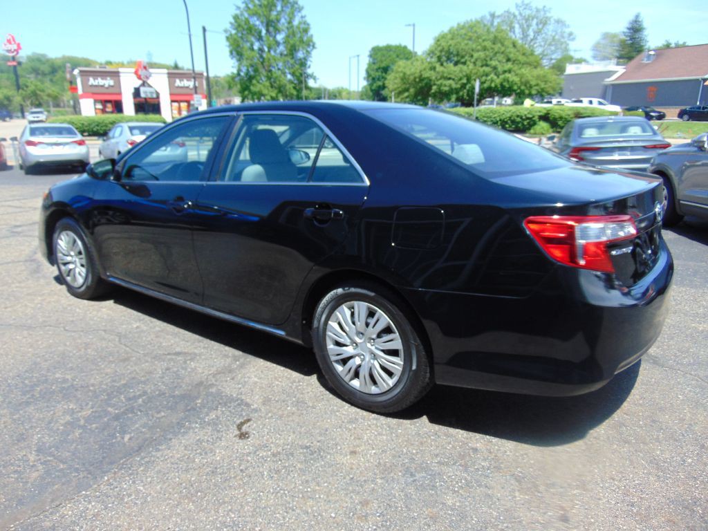 2014 Toyota Camry Image 8