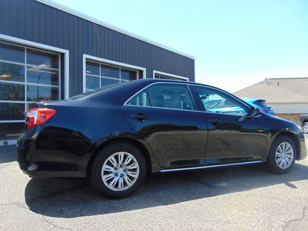 2014 Toyota Camry Image 9
