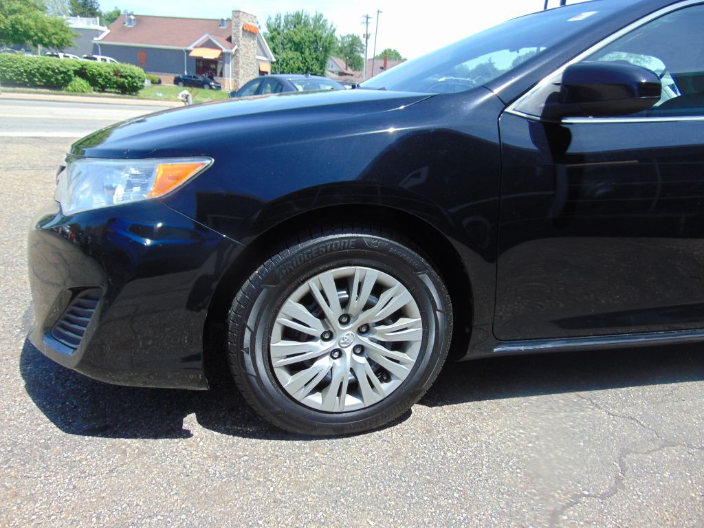 2014 Toyota Camry Image 11