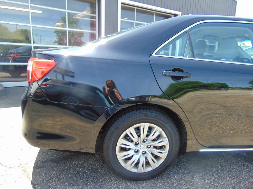 2014 Toyota Camry Image 13