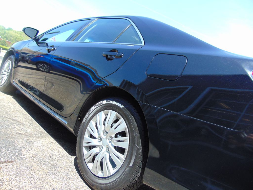 2014 Toyota Camry Image 15