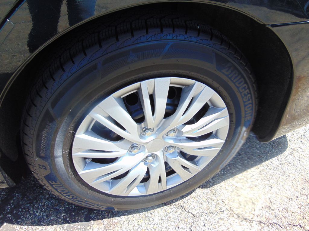 2014 Toyota Camry Image 24