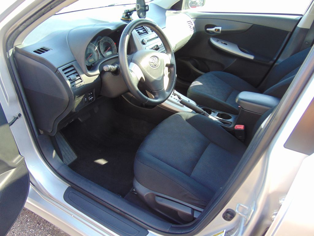 2010 Toyota Corolla Image 2